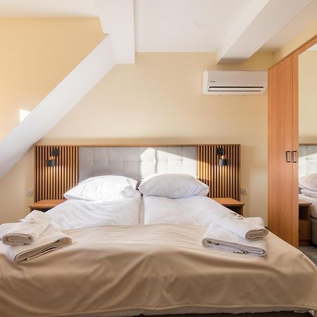 Hotel Perla Dunajca ツァルニ・ドゥナイェツ エクステリア 写真