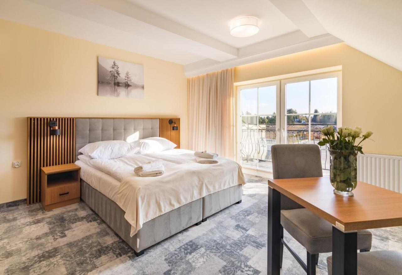 Hotel Perla Dunajca ツァルニ・ドゥナイェツ エクステリア 写真