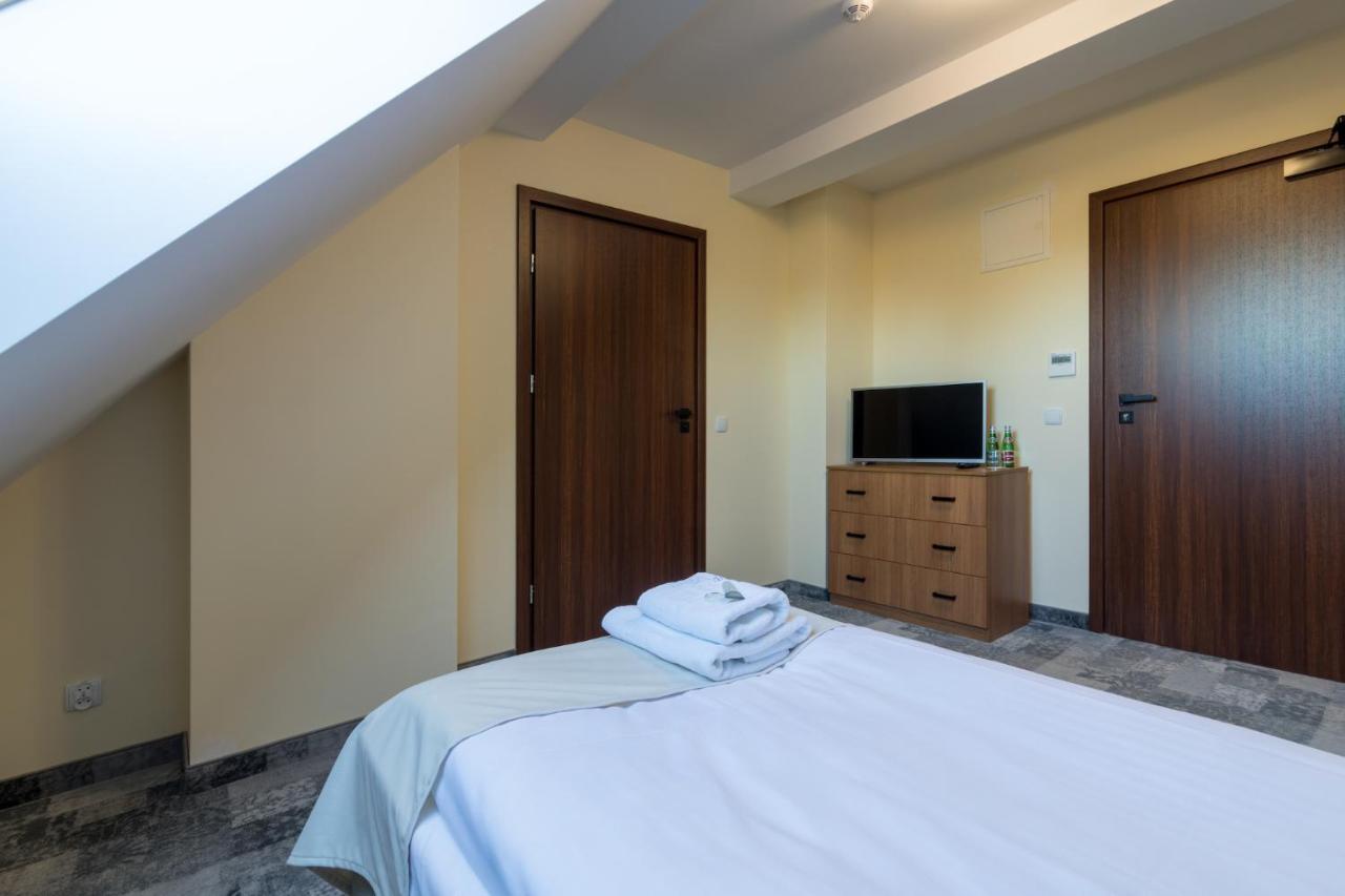 Hotel Perla Dunajca ツァルニ・ドゥナイェツ エクステリア 写真