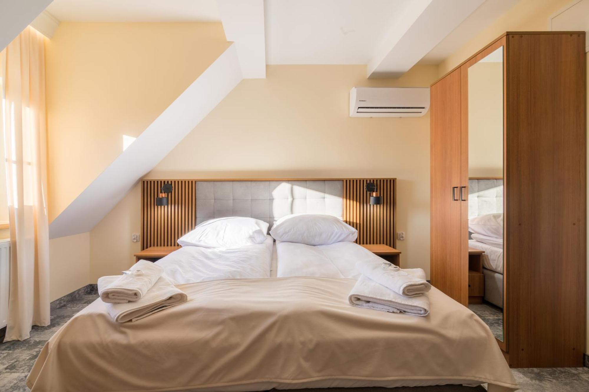 Hotel Perla Dunajca ツァルニ・ドゥナイェツ エクステリア 写真